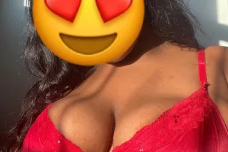 NEW IN TOWN! 🍫 UPSCALE EBONY Q... - Image 2